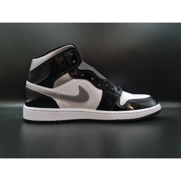 Jordan 1 Mid SE. Black White Metallic Silver Metallic Gold. SIZE 11 - HV0789-010 main image 5